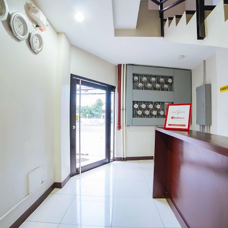 Reddoorz Near Angeles University Foundation Exterior foto