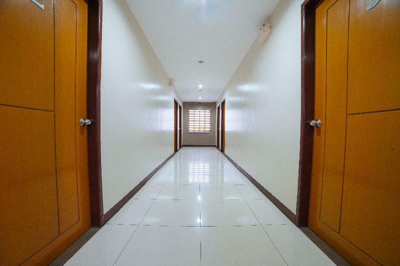 Reddoorz Near Angeles University Foundation Exterior foto