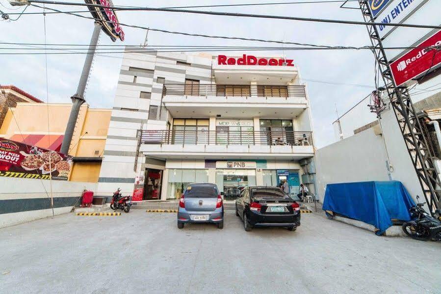 Reddoorz Near Angeles University Foundation Exterior foto